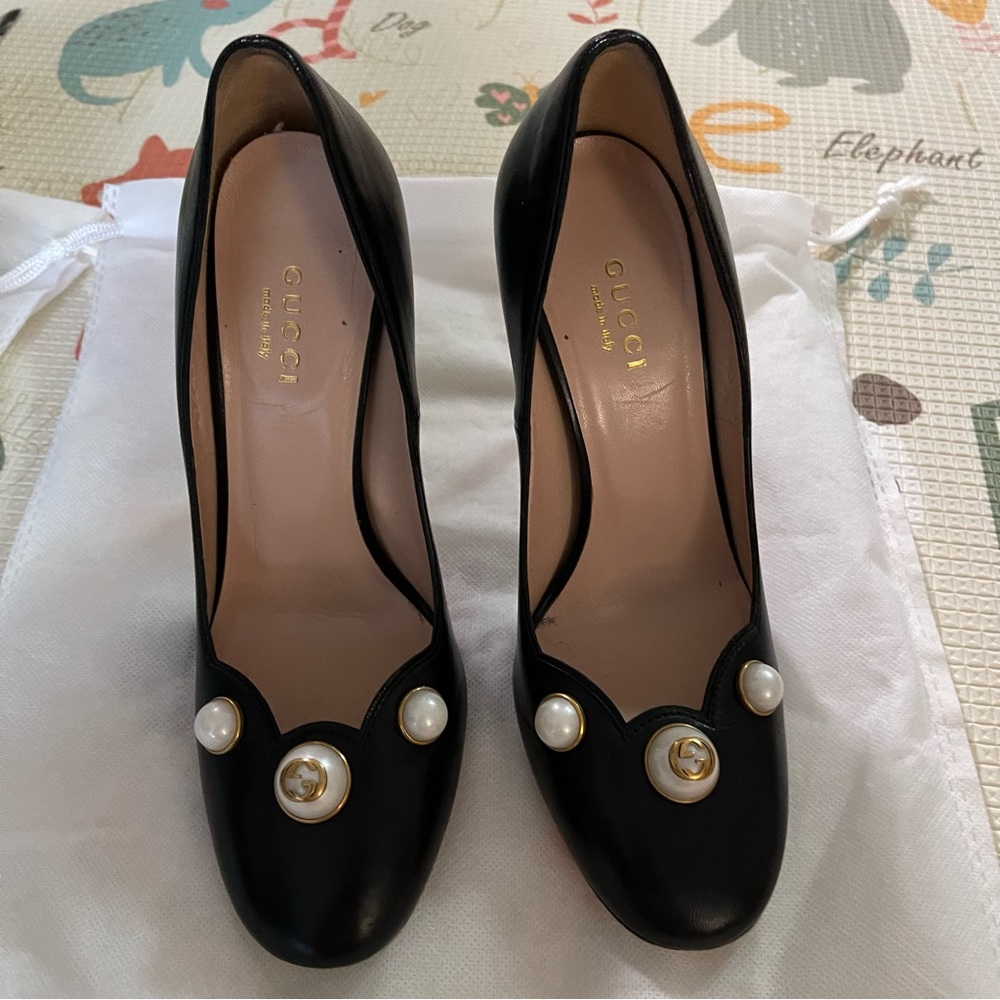 Gucci marmont pearl pumps